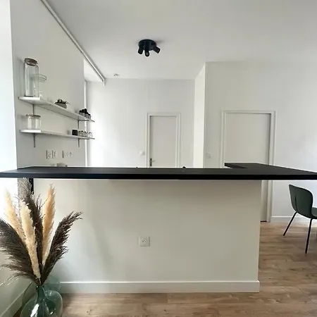 Hyper-center - 2p Bright And Cozy