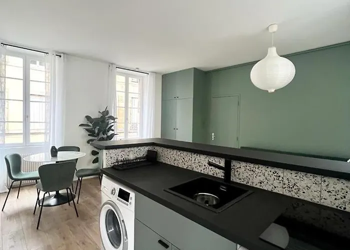 Hyper-center - 2p Bright And Cozy Dijon